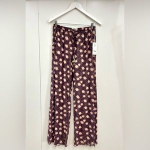 Medium Maaji women’s pants with pockets.